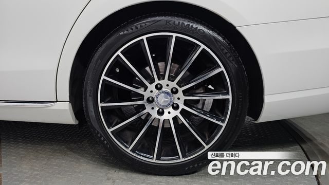 Mercedes-Benz E-Class E300 Avantgarde