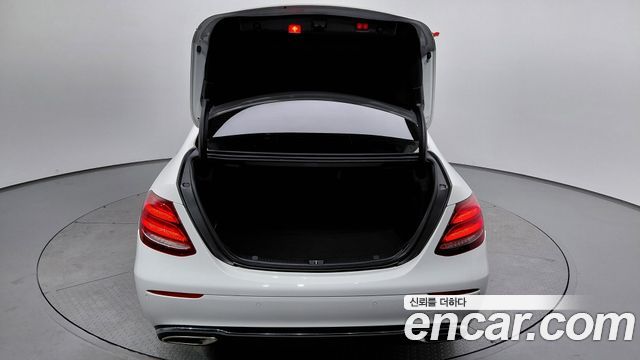 Mercedes-Benz E-Class E300 Avantgarde