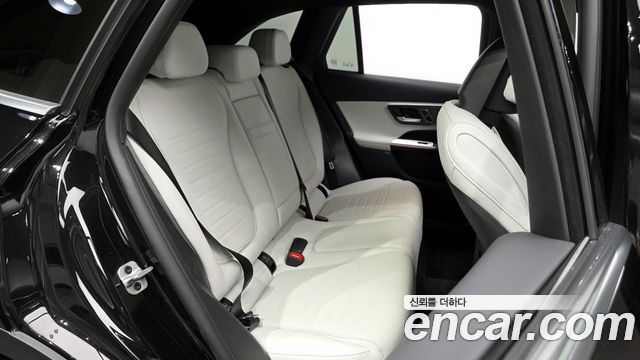 Mercedes-Benz GLC-Class GLC300 4MATIC AMG Line