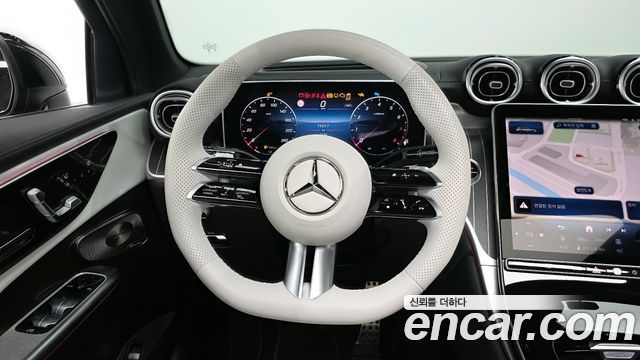 Mercedes-Benz GLC-Class GLC300 4MATIC AMG Line