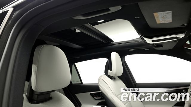 Mercedes-Benz GLC-Class GLC300 4MATIC AMG Line