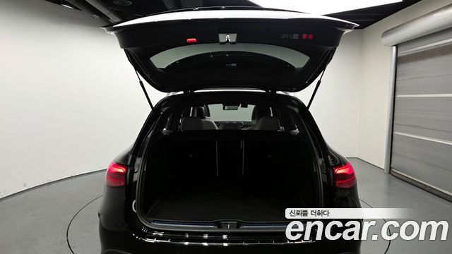 Mercedes-Benz GLC-Class GLC300 4MATIC AMG Line