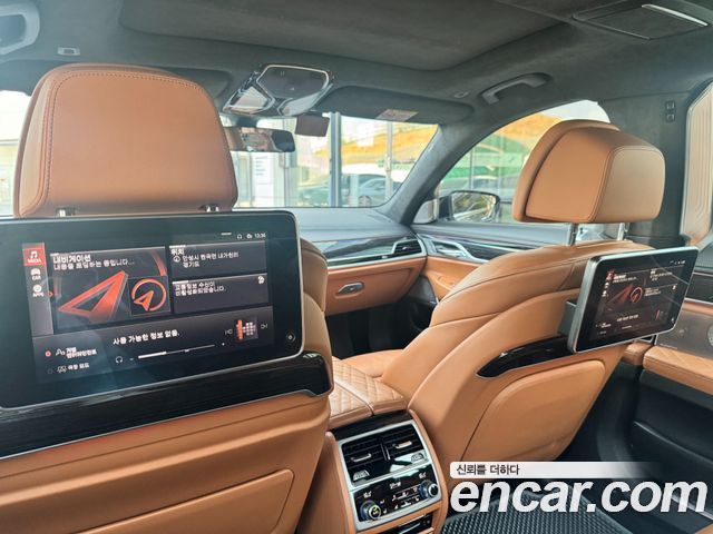 BMW 7-Series 740Li xDrive M Sport Package