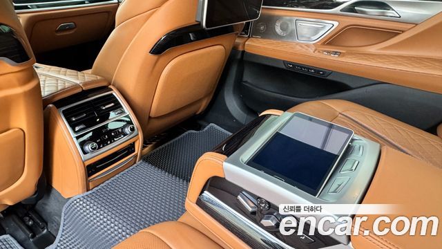 BMW 7-Series 740Li xDrive M Sport Package
