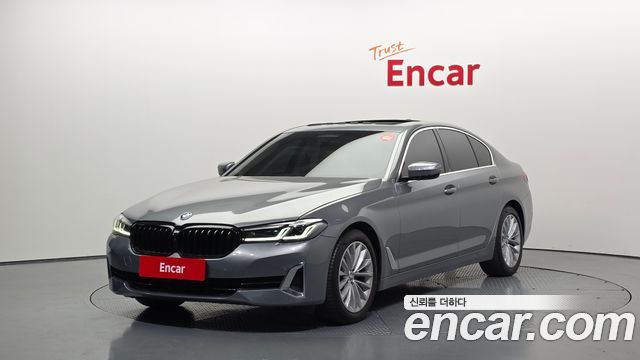 BMW 5-Series 520i Luxury