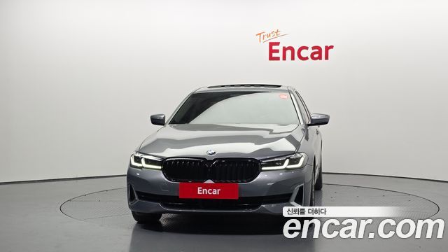 BMW 5-Series 520i Luxury