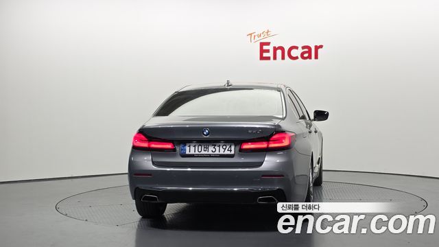 BMW 5-Series 520i Luxury