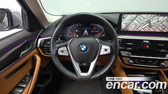 BMW 5-Series 520i Luxury