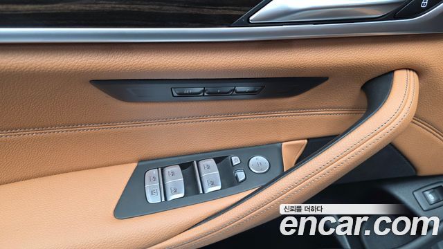 BMW 5-Series 520i Luxury