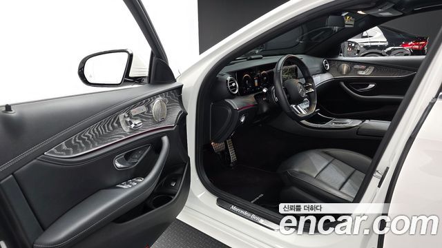 Mercedes-Benz E-Class E350 4MATIC AMG Line