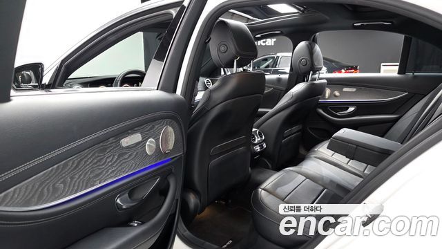 Mercedes-Benz E-Class E350 4MATIC AMG Line