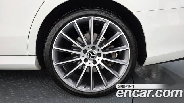 Mercedes-Benz E-Class E350 4MATIC AMG Line