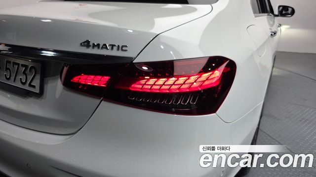 Mercedes-Benz E-Class E350 4MATIC AMG Line
