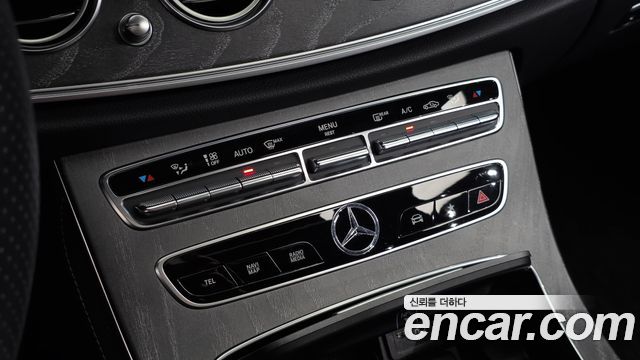 Mercedes-Benz E-Class E350 4MATIC AMG Line