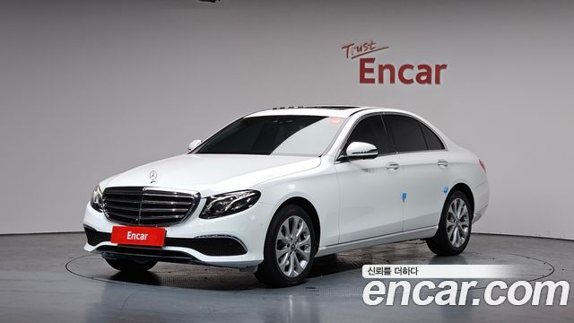 Mercedes-Benz E-Class E300 4MATIC Exclusive