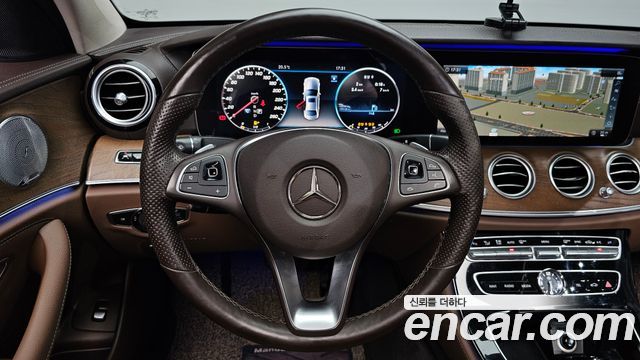 Mercedes-Benz E-Class E300 4MATIC Exclusive