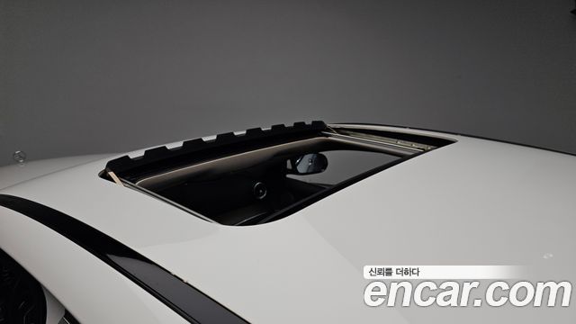 Mercedes-Benz E-Class E300 4MATIC Exclusive
