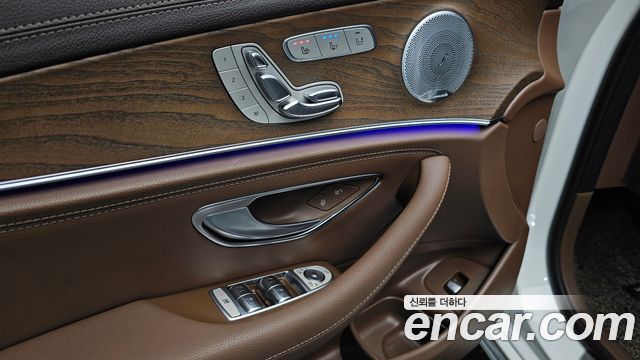 Mercedes-Benz E-Class E300 4MATIC Exclusive