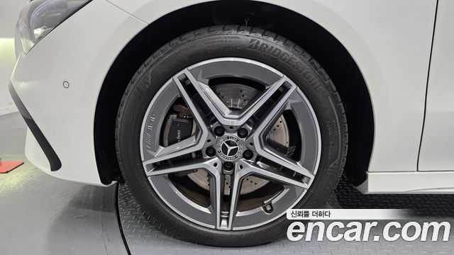Mercedes-Benz CLA-Class CLA250 4MATIC