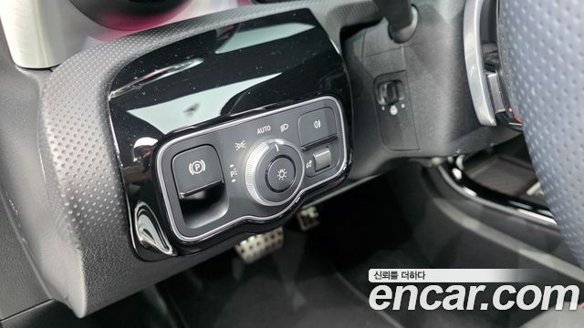 Mercedes-Benz CLA-Class CLA250 4MATIC