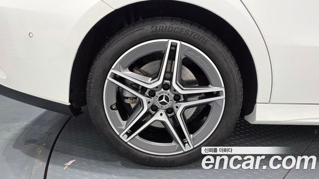 Mercedes-Benz CLA-Class CLA250 4MATIC