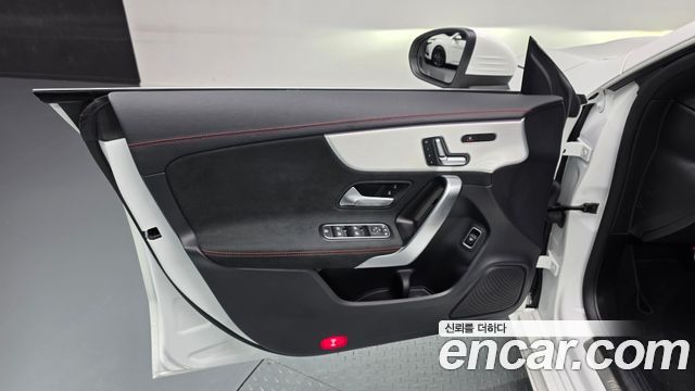 Mercedes-Benz CLA-Class CLA250 4MATIC