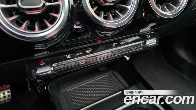 Mercedes-Benz CLA-Class CLA250 4MATIC