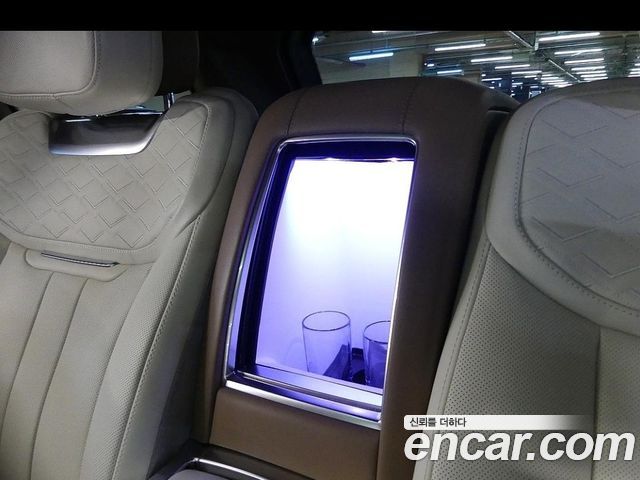Land Rover Range Rover P615 SV LWB