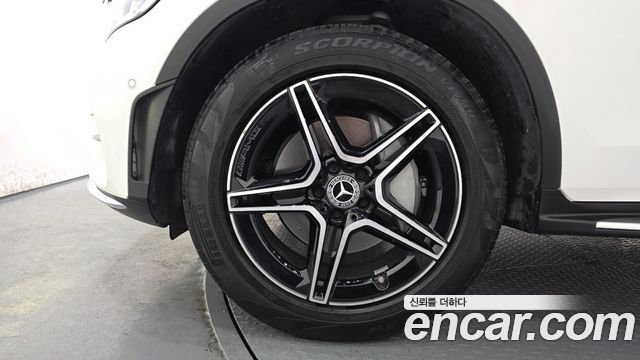 Mercedes-Benz GLC-Class GCL300 4MATIC Coupe