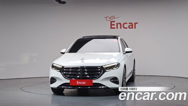 Mercedes-Benz E-Class E300 4MATIC Exclusive