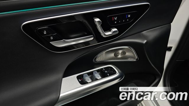Mercedes-Benz E-Class E300 4MATIC Exclusive