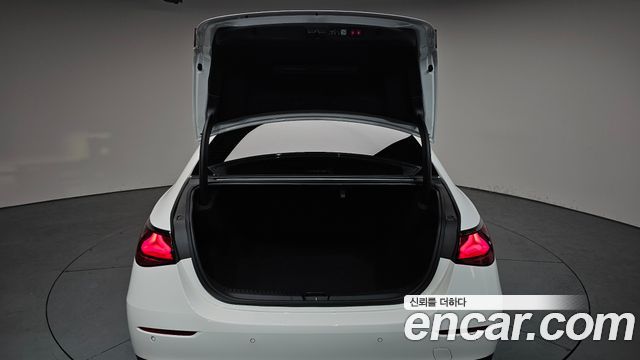 Mercedes-Benz E-Class E300 4MATIC Exclusive