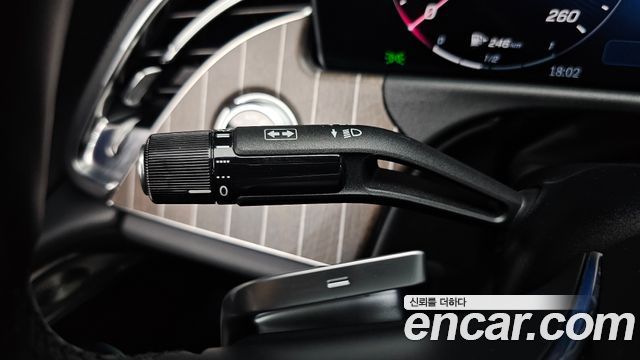 Mercedes-Benz E-Class E300 4MATIC Exclusive