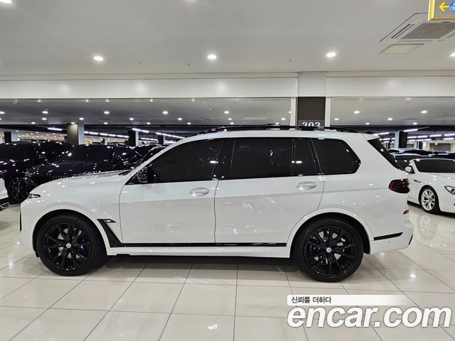 BMW X7 M60i xDrive M sport 6STR