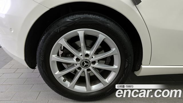 Mercedes-Benz A-Class A220 Hatchback