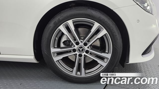 Mercedes-Benz E-Class E250 Avantgarde