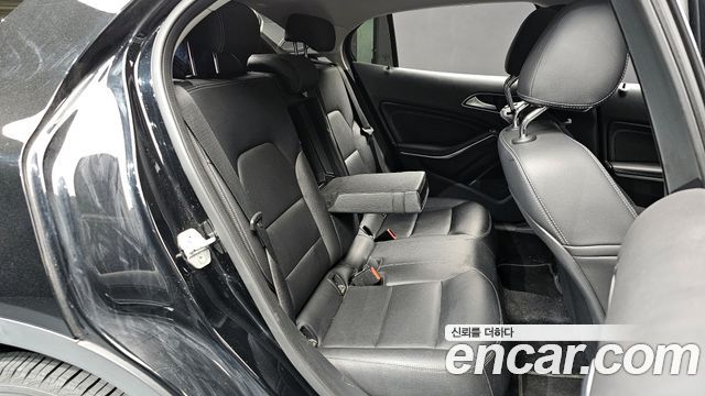 Mercedes-Benz GLA-Class GLA200 d