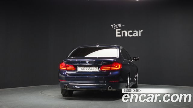 BMW 5-Series 520i Luxury