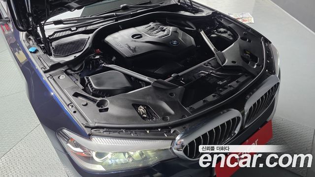 BMW 5-Series 520i Luxury