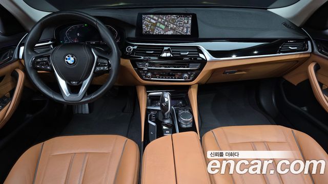 BMW 5-Series 520i Luxury