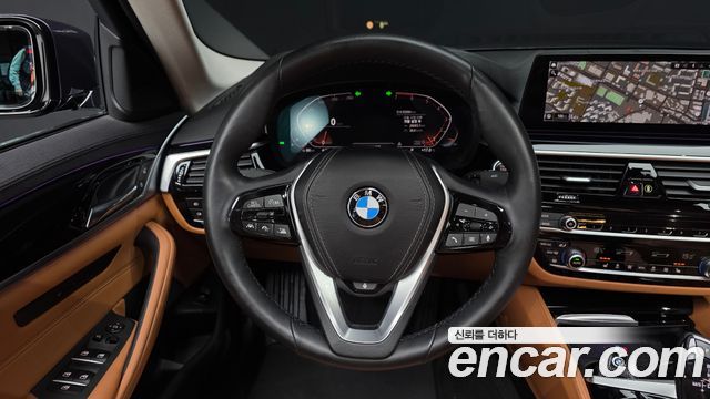 BMW 5-Series 520i Luxury