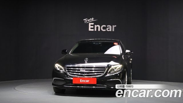 Mercedes-Benz E-Class E300 4MATIC Exclusive