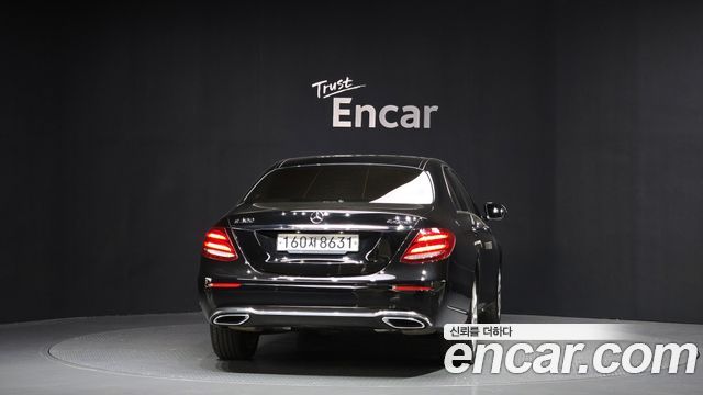 Mercedes-Benz E-Class E300 4MATIC Exclusive