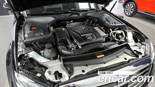 Mercedes-Benz E-Class E300 4MATIC Exclusive
