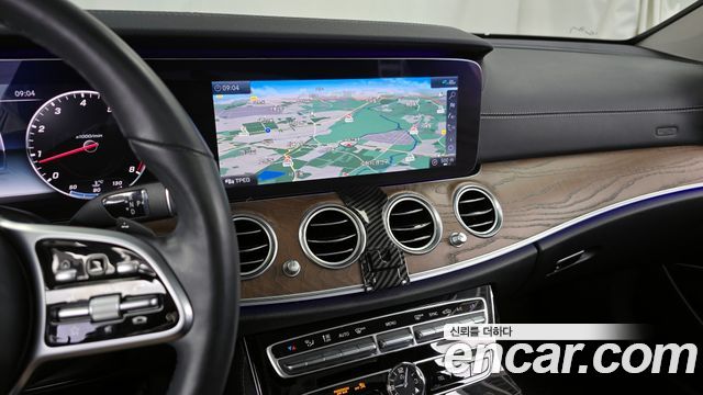 Mercedes-Benz E-Class E300 4MATIC Exclusive