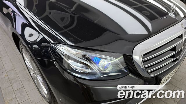 Mercedes-Benz E-Class E300 4MATIC Exclusive