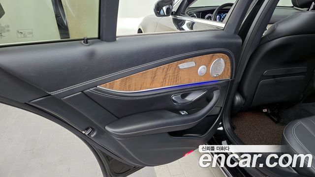 Mercedes-Benz E-Class E300 4MATIC Exclusive