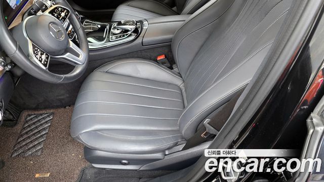 Mercedes-Benz E-Class E300 4MATIC Exclusive