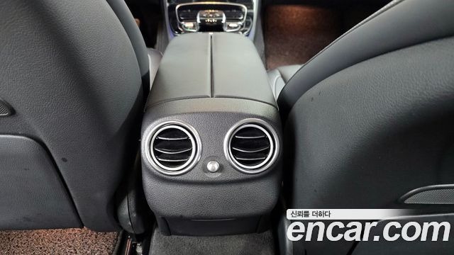 Mercedes-Benz E-Class E300 4MATIC Exclusive