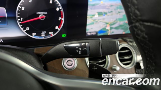 Mercedes-Benz E-Class E300 4MATIC Exclusive